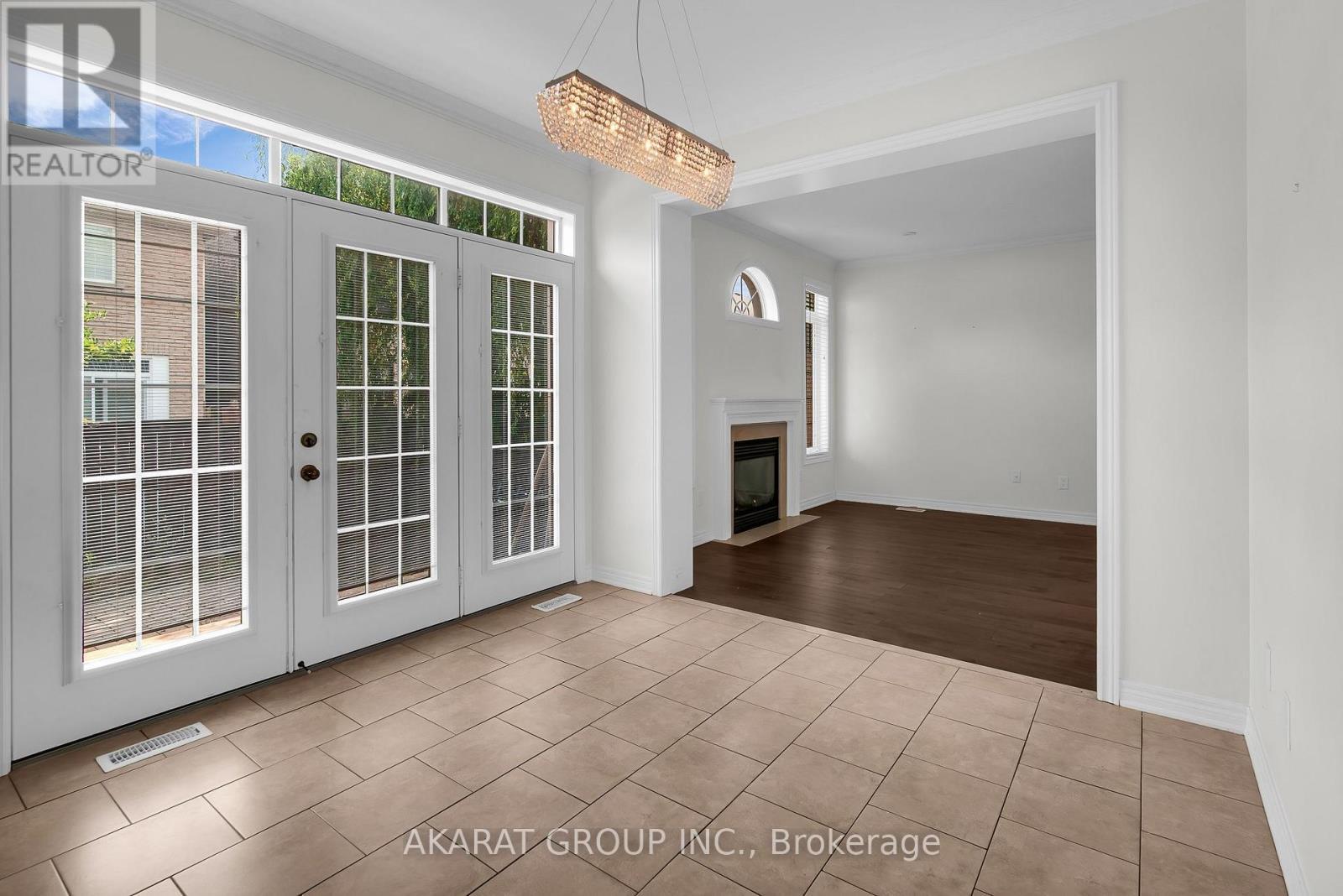 4650 Ethel Road, Burlington, ON - Indoor Photo Showing Other Room With Fireplace