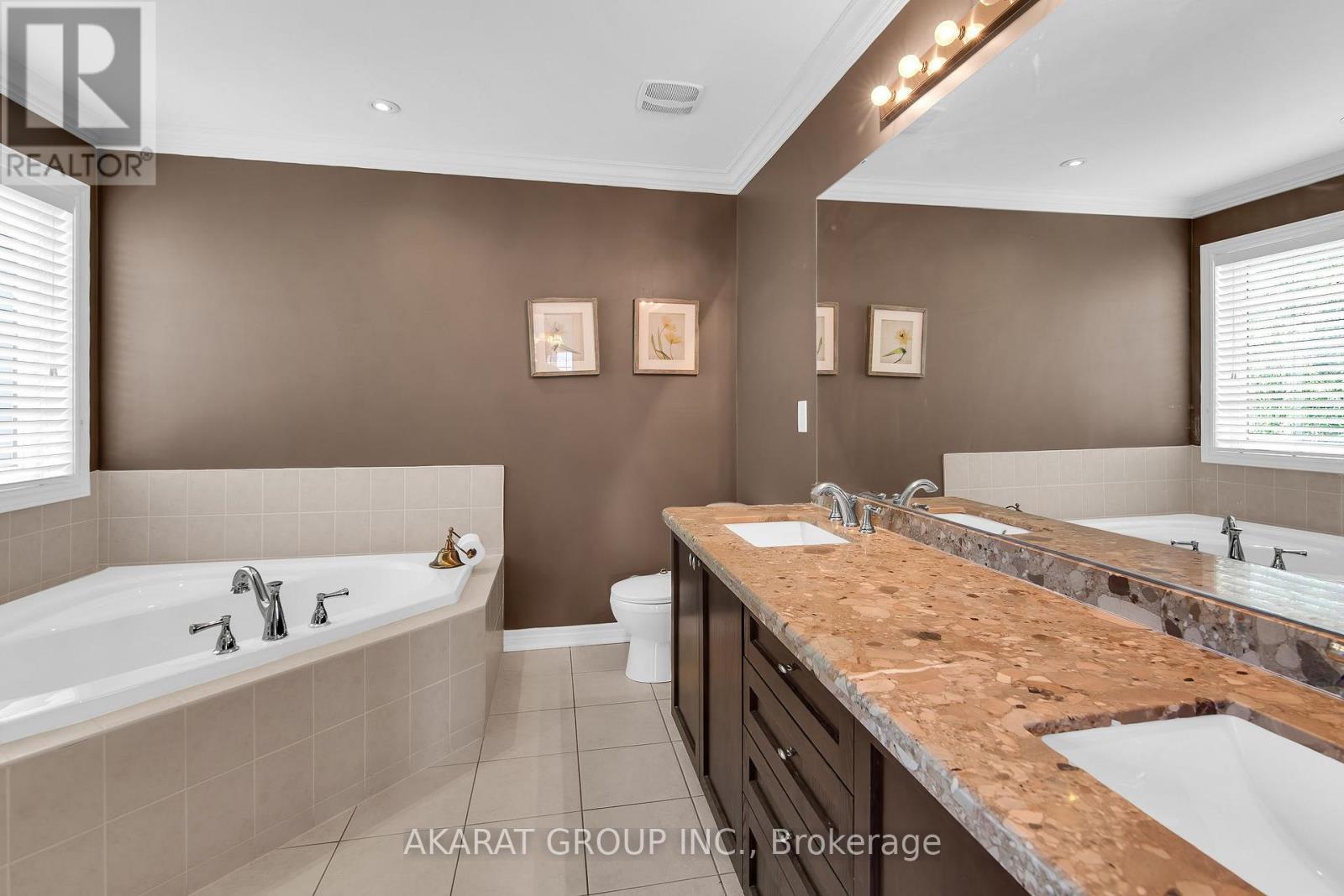 4650 Ethel Road, Burlington, ON - Indoor Photo Showing Bathroom