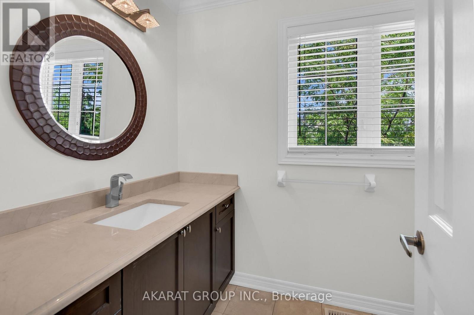4650 Ethel Road, Burlington, ON - Indoor Photo Showing Bathroom