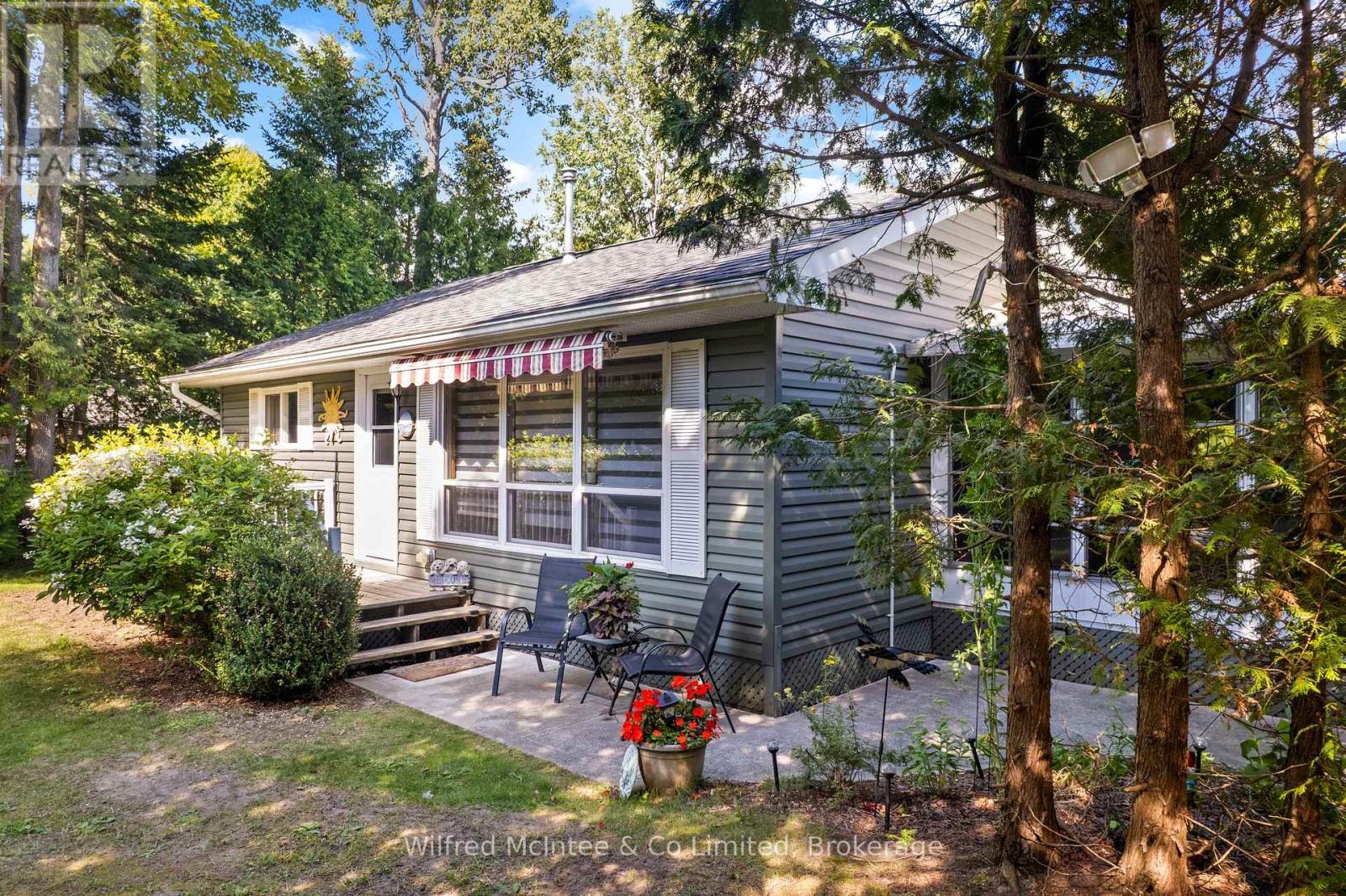 Welcome to 32 Mohawk Drive - 32 Mohawk Drive, Native Leased Lands, ON - Outdoor