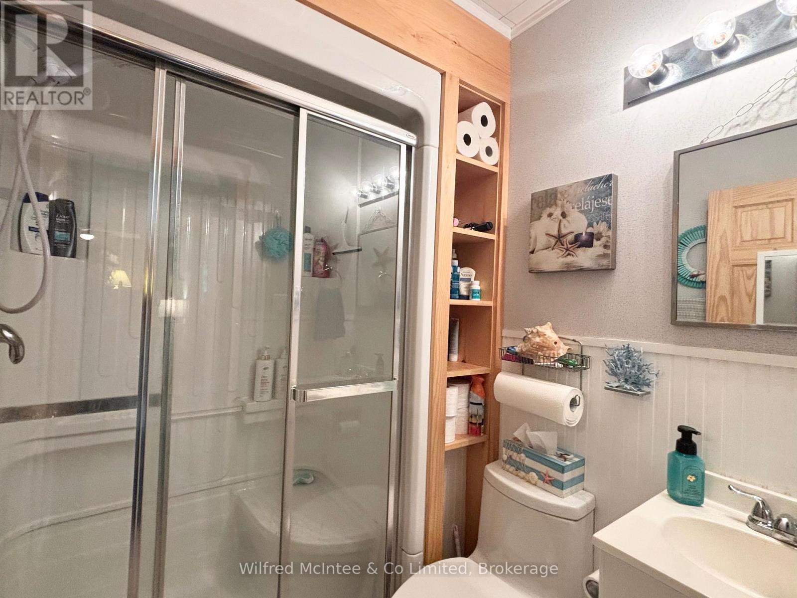 3pc bathroom - 32 Mohawk Drive, Native Leased Lands, ON - Indoor Photo Showing Bathroom