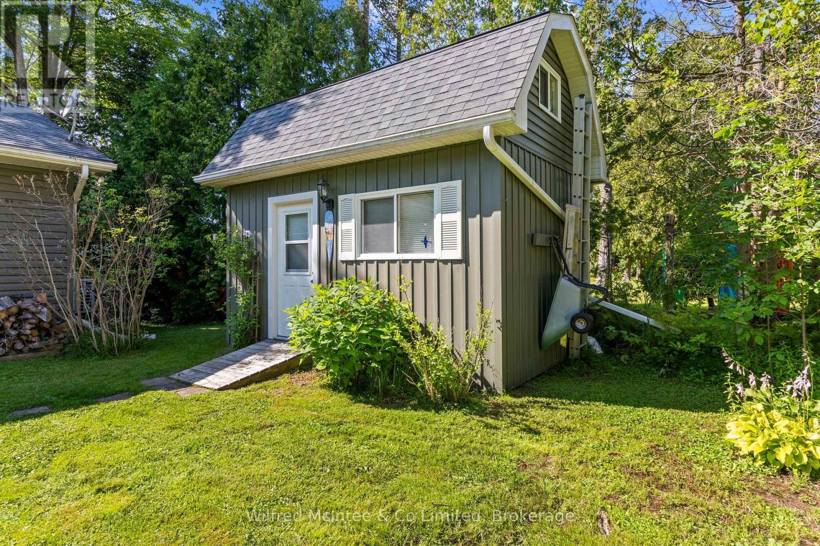 Rear workshop/bunk - 32 Mohawk Drive, Native Leased Lands, ON - Outdoor