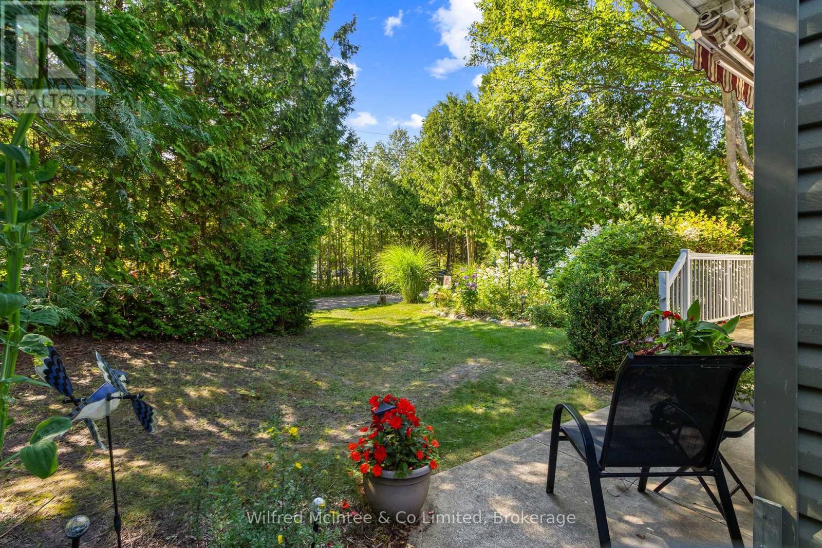 Front view looking out at Mohawk Drive - 32 Mohawk Drive, Native Leased Lands, ON - Outdoor