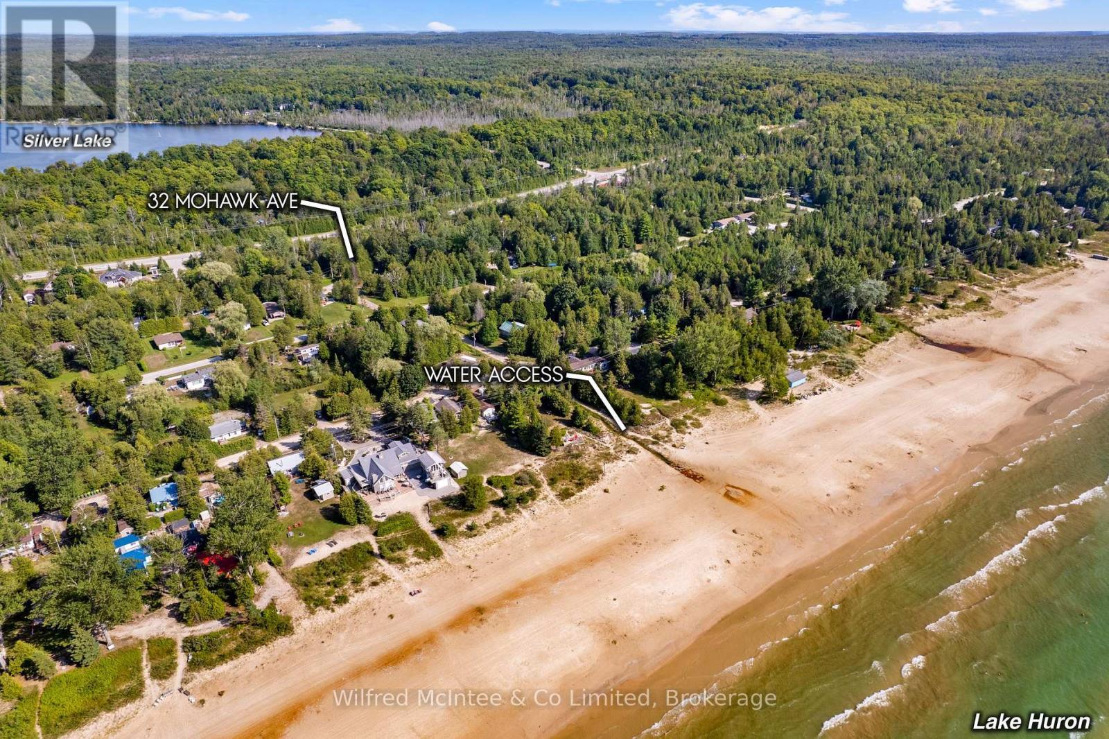 3 minute walk to sandy beach - 32 Mohawk Drive, Native Leased Lands, ON - Outdoor With Body Of Water With View