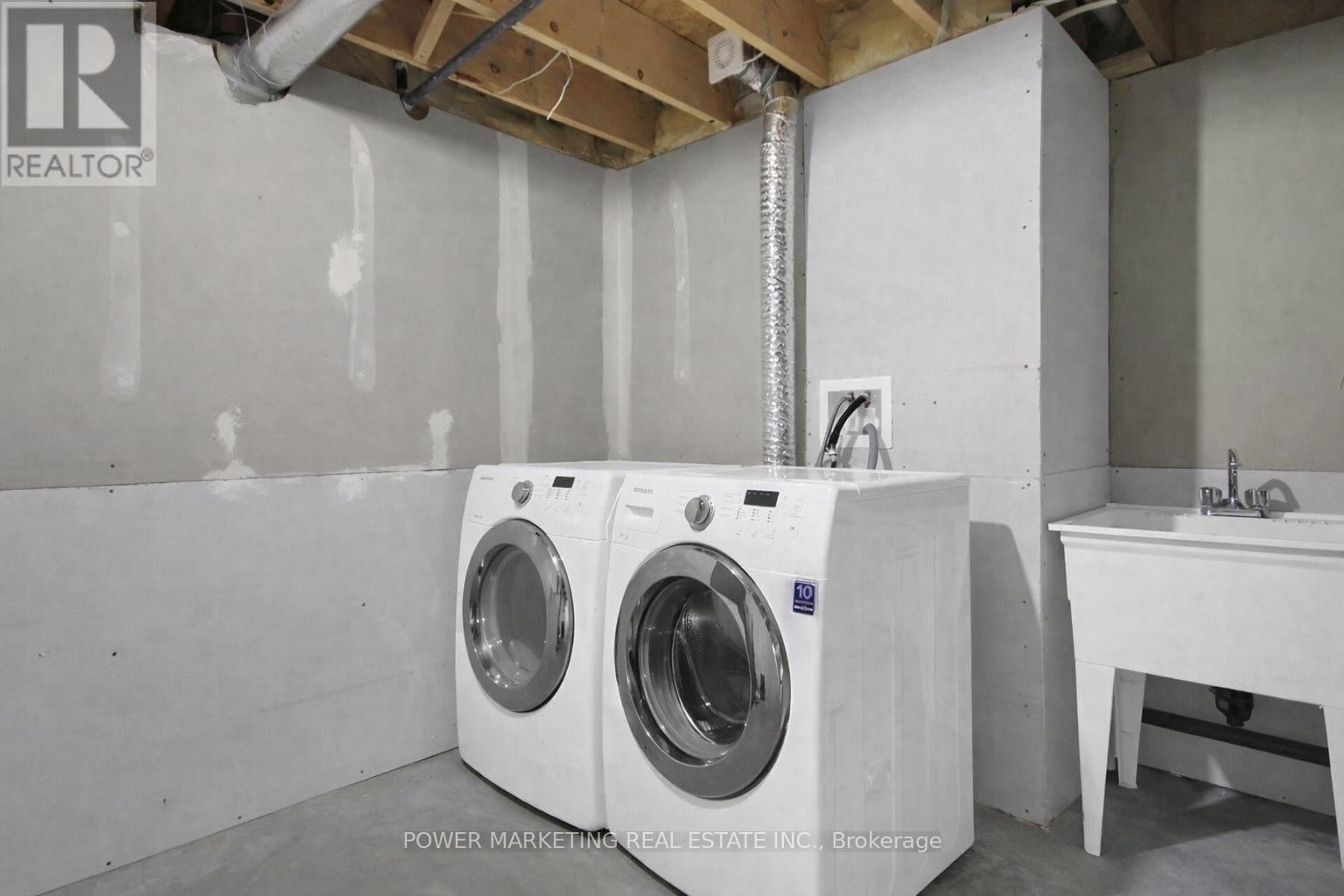 29 Taj Court, Ottawa, ON - Indoor Photo Showing Laundry Room