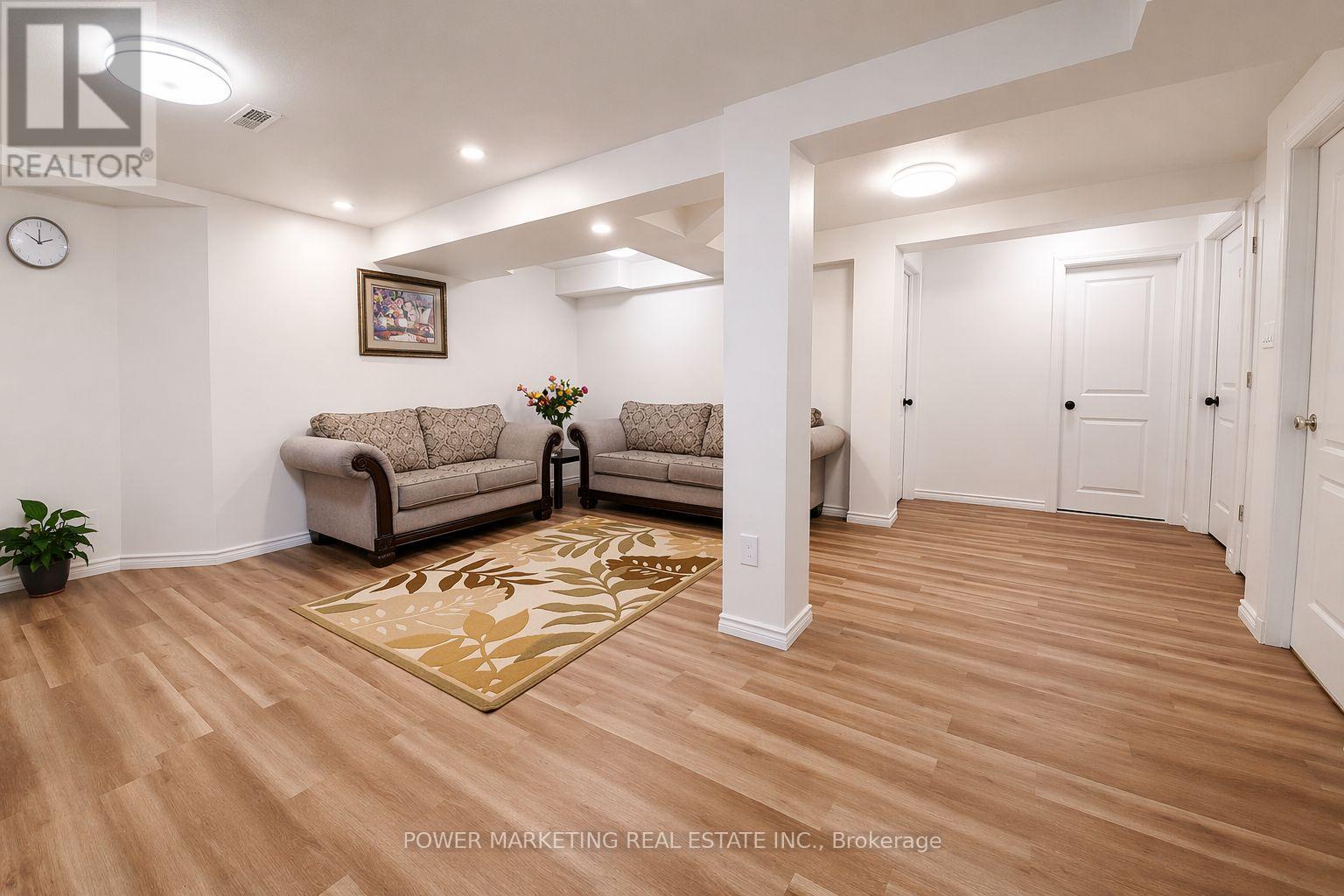 29 Taj Court, Ottawa, ON - Indoor