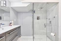 Lower Level 4 Pc Bathroom -