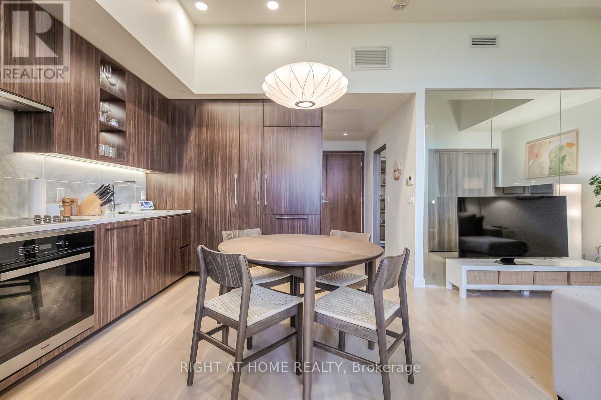 511 - 95 Mcmahon Drive, Toronto, ON - Indoor Photo Showing Dining Room