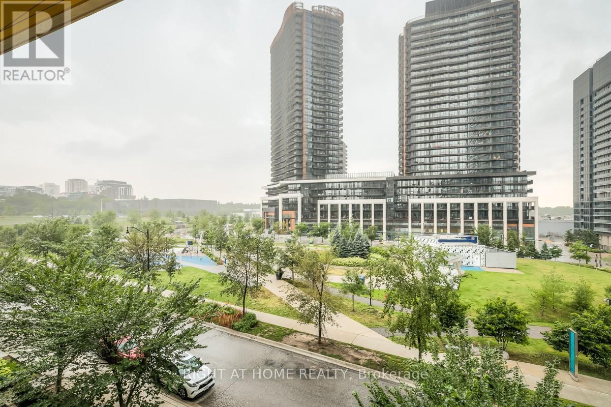 511 - 95 Mcmahon Drive, Toronto, ON - Outdoor