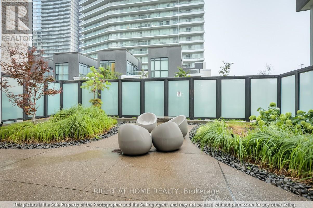 511 - 95 Mcmahon Drive, Toronto, ON - Outdoor With Balcony