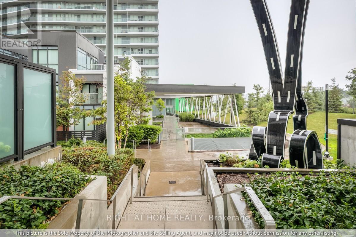 511 - 95 Mcmahon Drive, Toronto, ON - Outdoor With Balcony