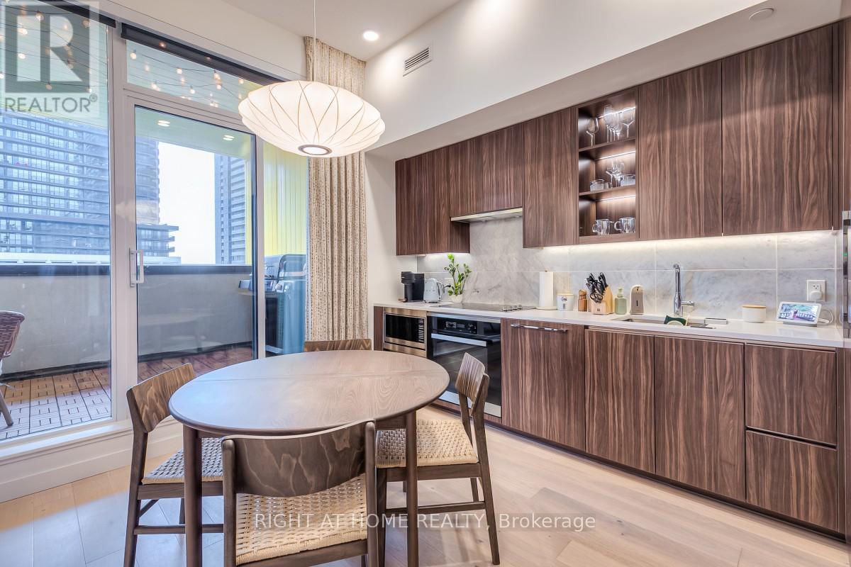 511 - 95 Mcmahon Drive, Toronto, ON - Indoor Photo Showing Dining Room