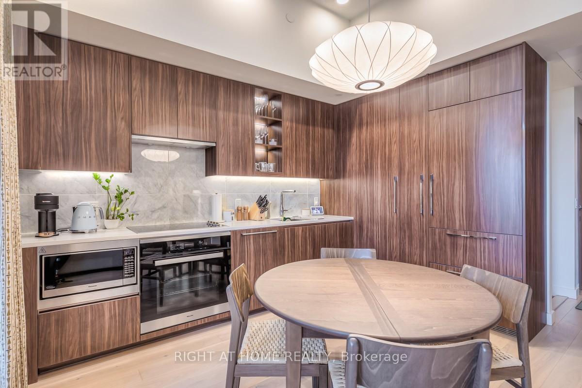 511 - 95 Mcmahon Drive, Toronto, ON - Indoor Photo Showing Dining Room