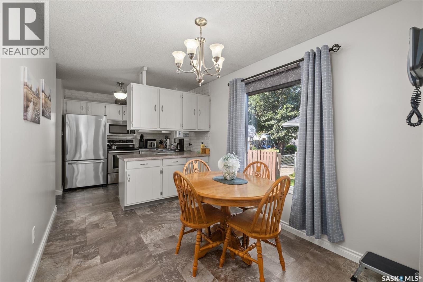 21 Plaxton Place, Prince Albert, SK - Indoor