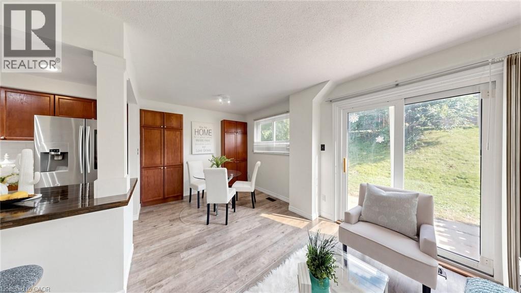 304 Bluevale Street N, Waterloo, ON - Indoor