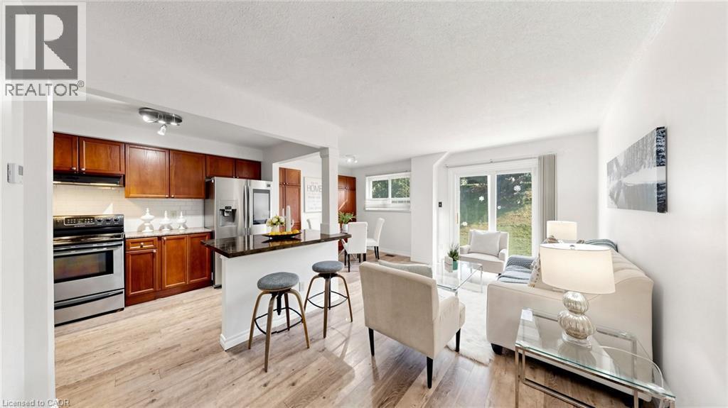 304 Bluevale Street N, Waterloo, ON - Indoor Photo Showing Kitchen
