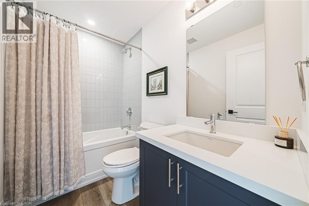 470 E Dundas Street E Unit# 1202, Waterdown, ON - Indoor Photo Showing Bathroom