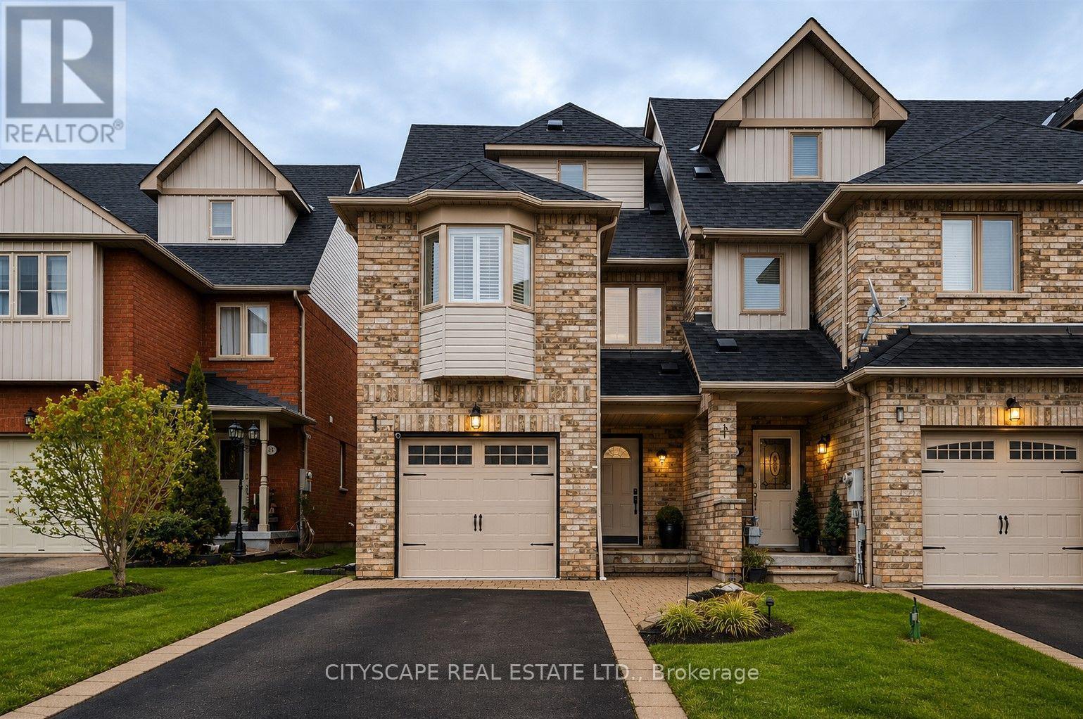353 Sparrow Circle, Pickering, ON - Outdoor With Facade