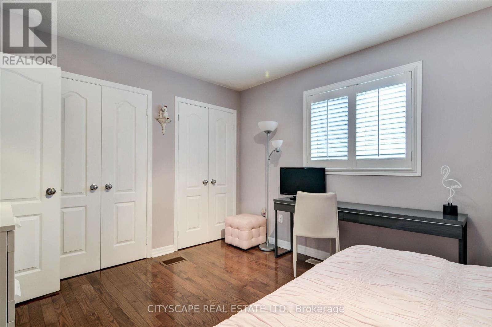 353 Sparrow Circle, Pickering, ON - Indoor Photo Showing Bedroom