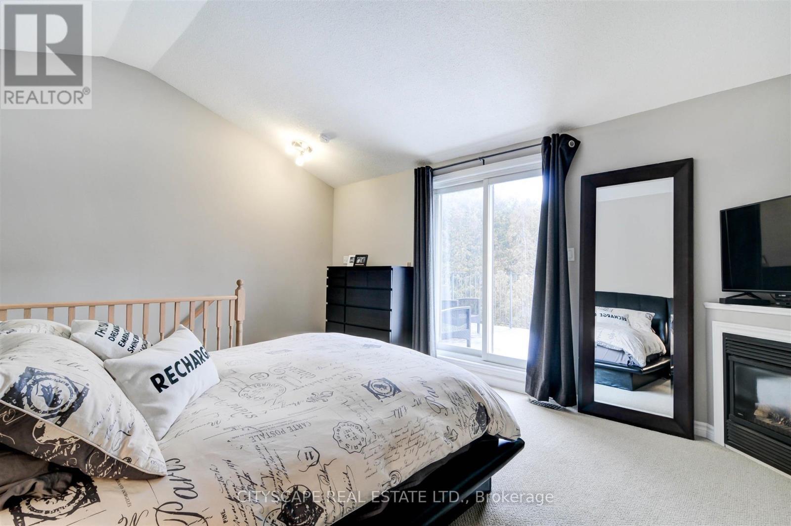 353 Sparrow Circle, Pickering, ON - Indoor Photo Showing Bedroom