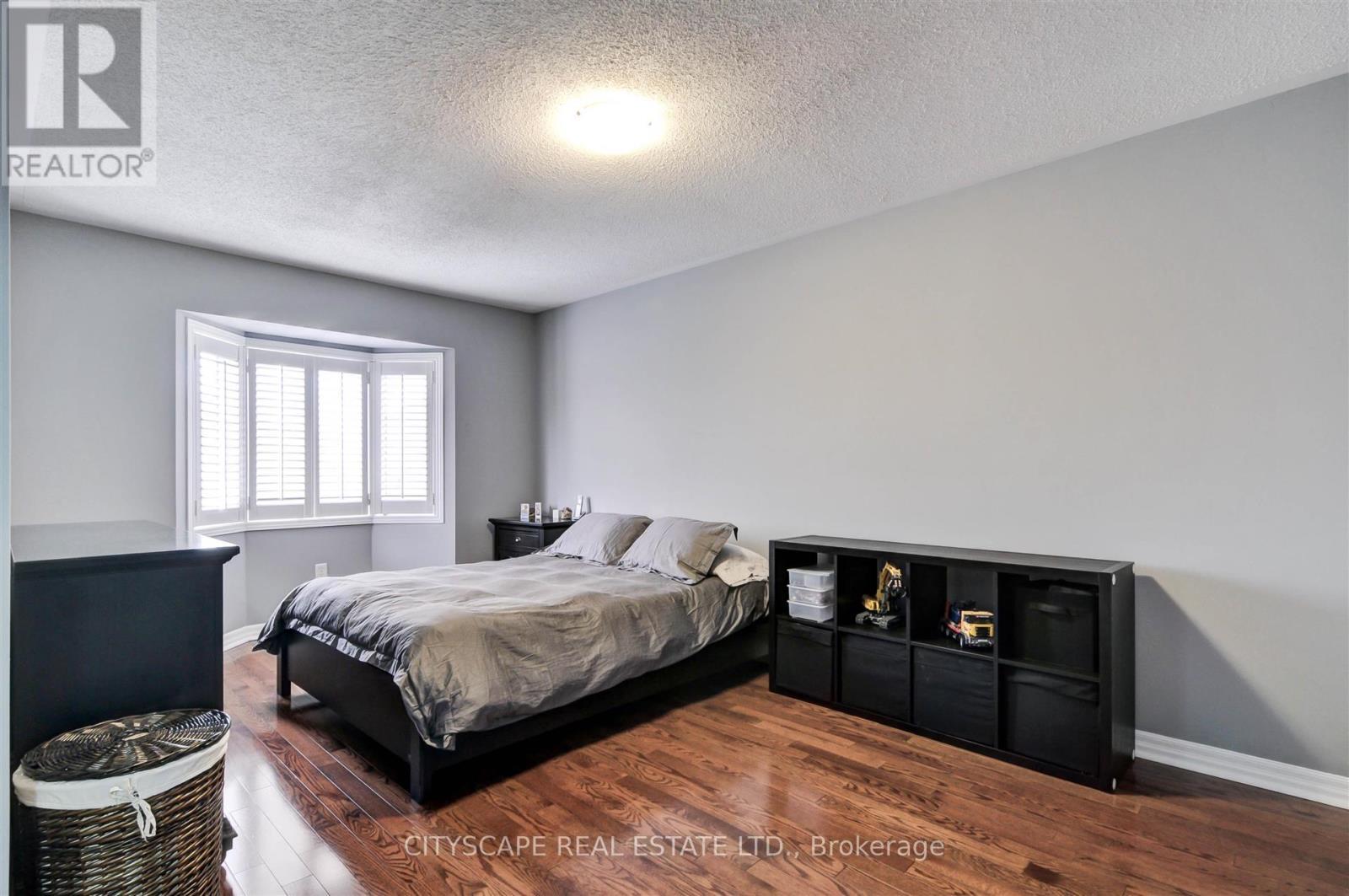 353 Sparrow Circle, Pickering, ON - Indoor Photo Showing Bedroom