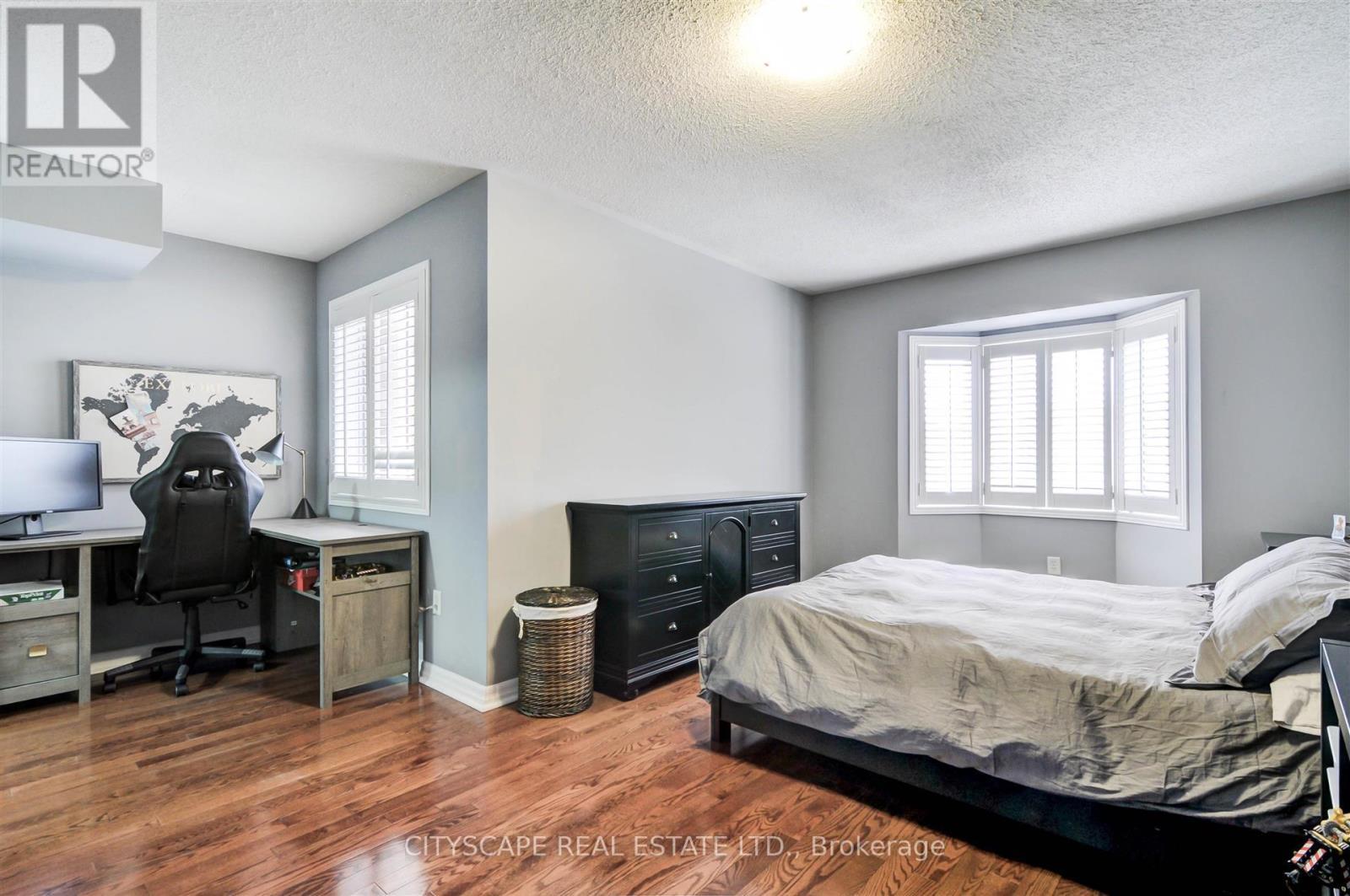 353 Sparrow Circle, Pickering, ON - Indoor Photo Showing Bedroom
