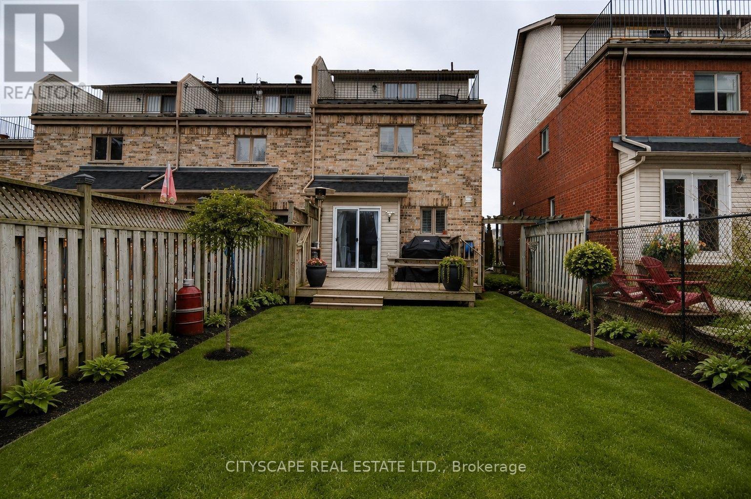 353 Sparrow Circle, Pickering, ON - Outdoor