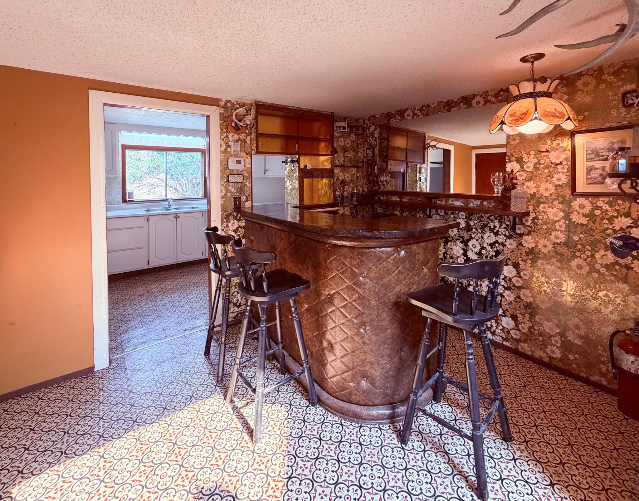 5740 95 Highway, Edgewater, BC - Indoor Photo Showing Other Room