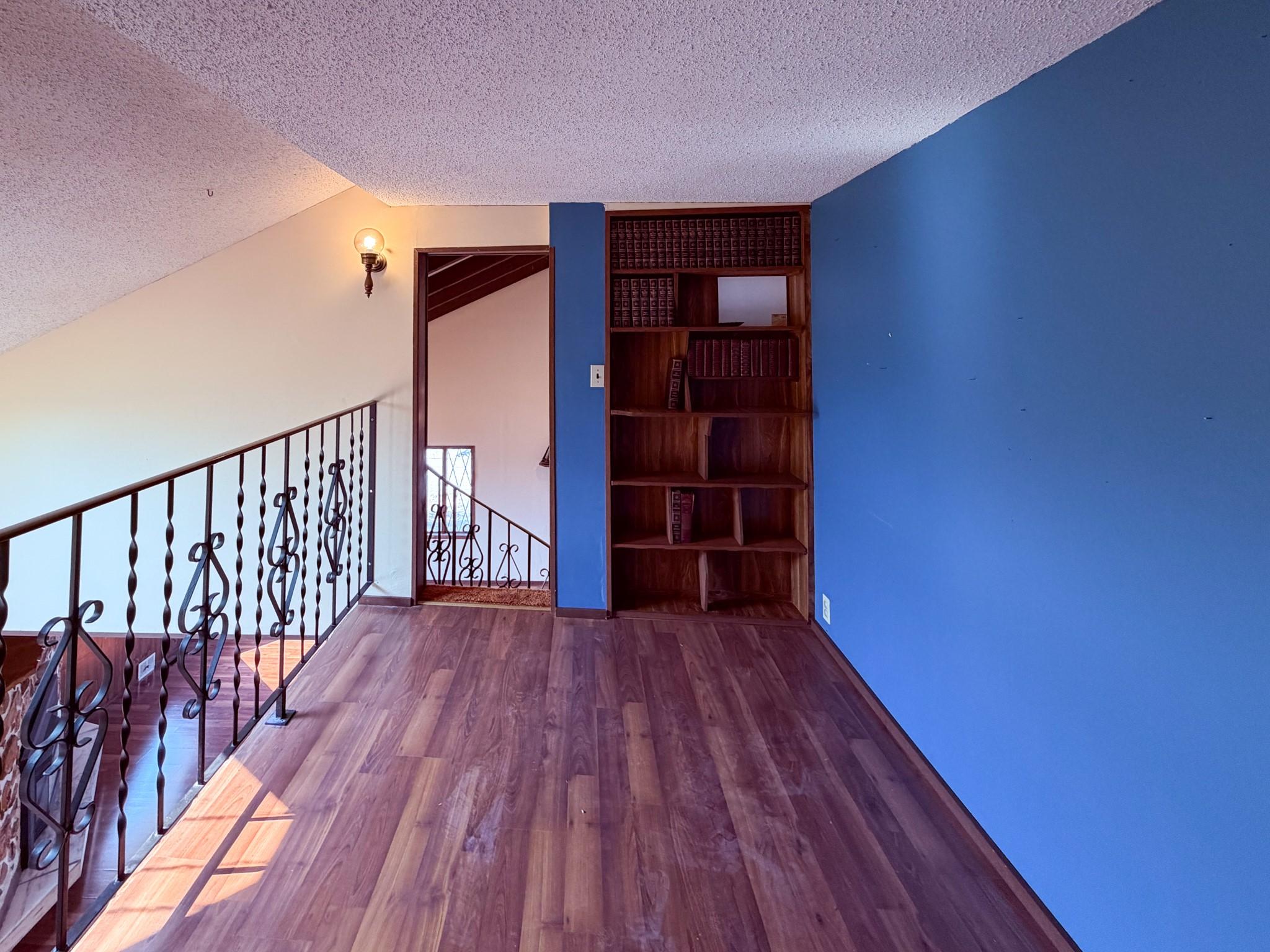 5740 95 Highway, Edgewater, BC - Indoor Photo Showing Other Room