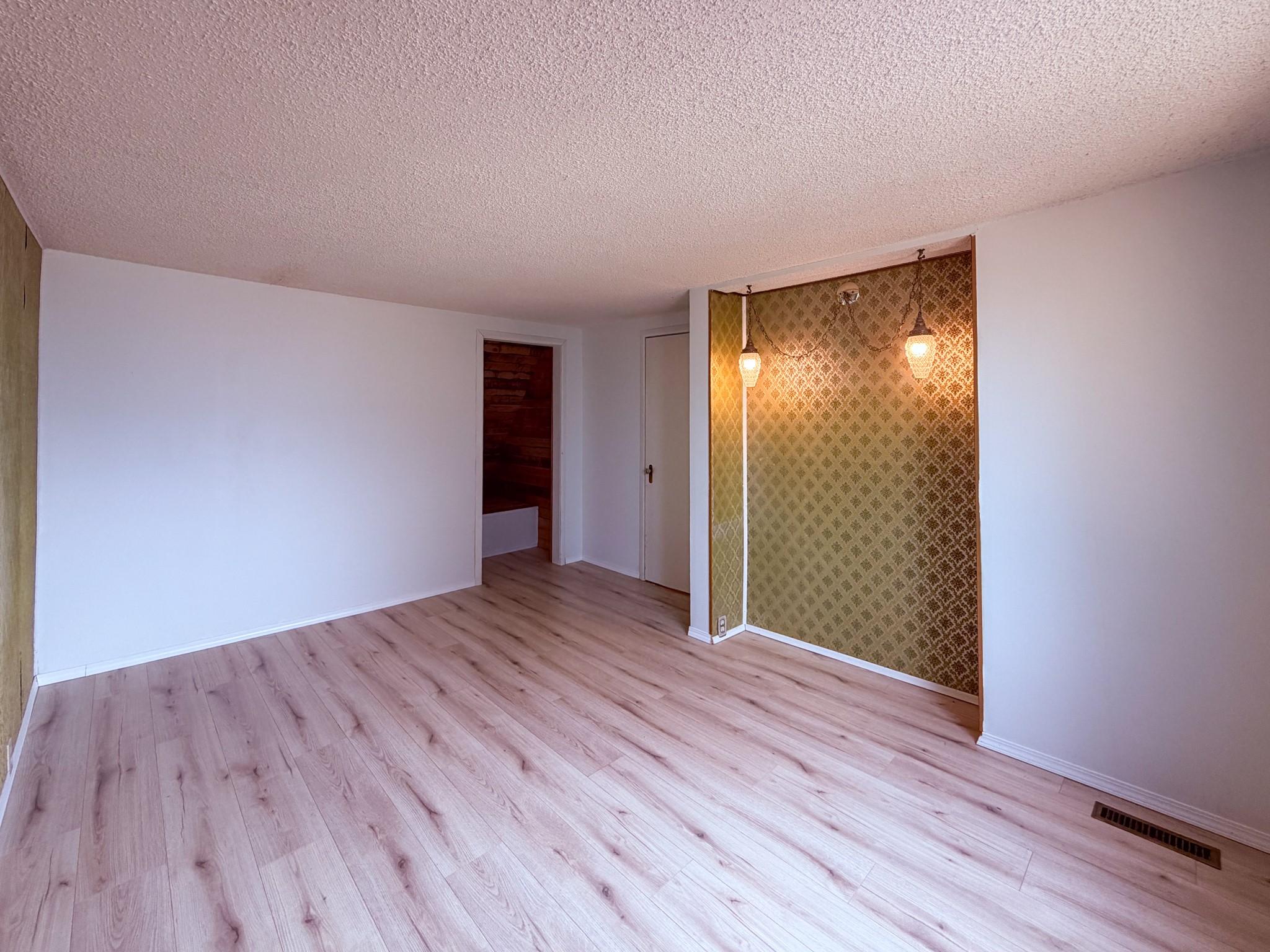 5740 95 Highway, Edgewater, BC - Indoor