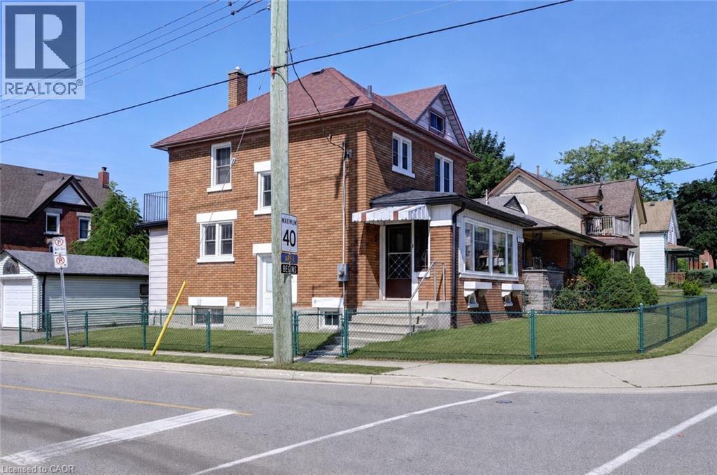 147 Courtland Avenue E, Kitchener, ON - Outdoor With Facade