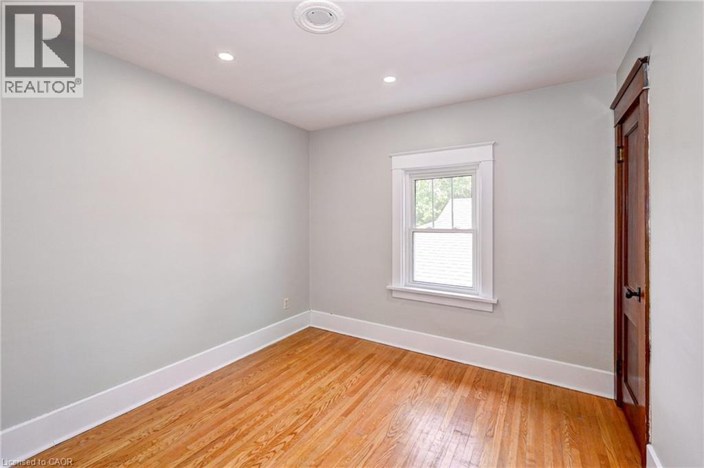 147 Courtland Avenue E, Kitchener, ON - Indoor Photo Showing Other Room