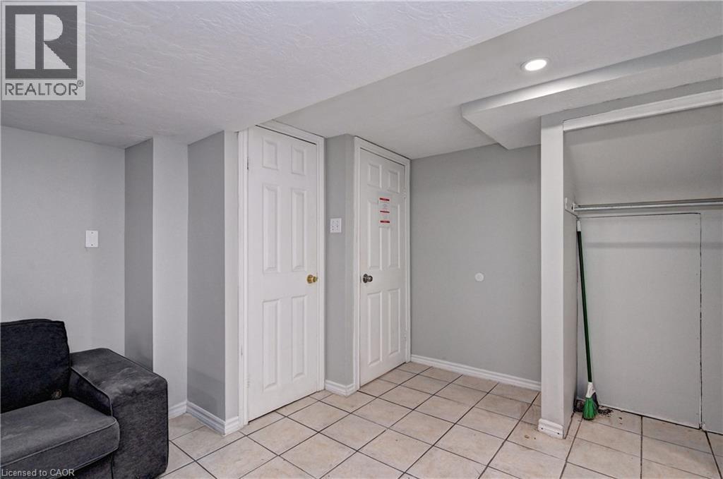 147 Courtland Avenue E, Kitchener, ON - Indoor Photo Showing Other Room