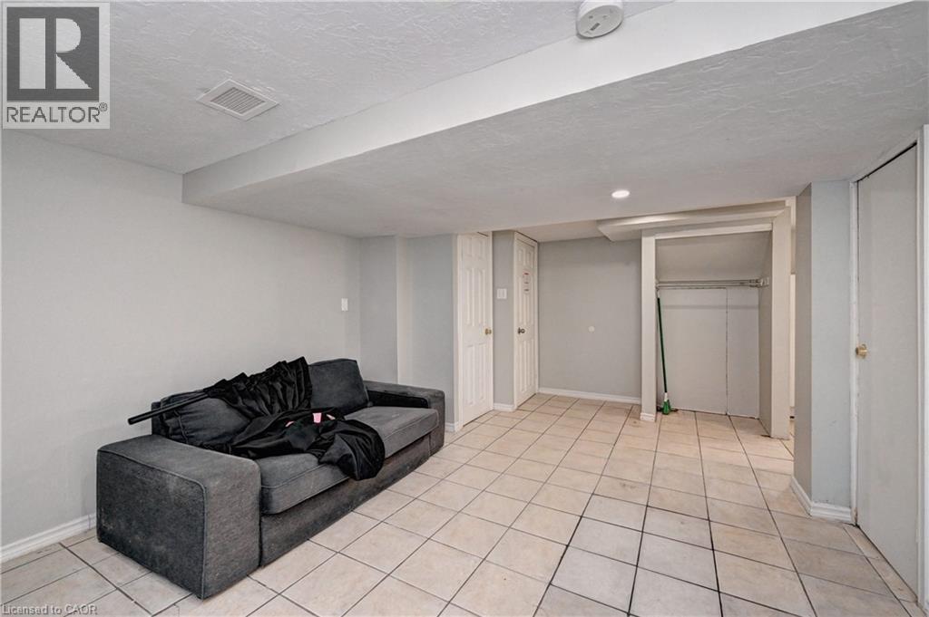 147 Courtland Avenue E, Kitchener, ON - Indoor