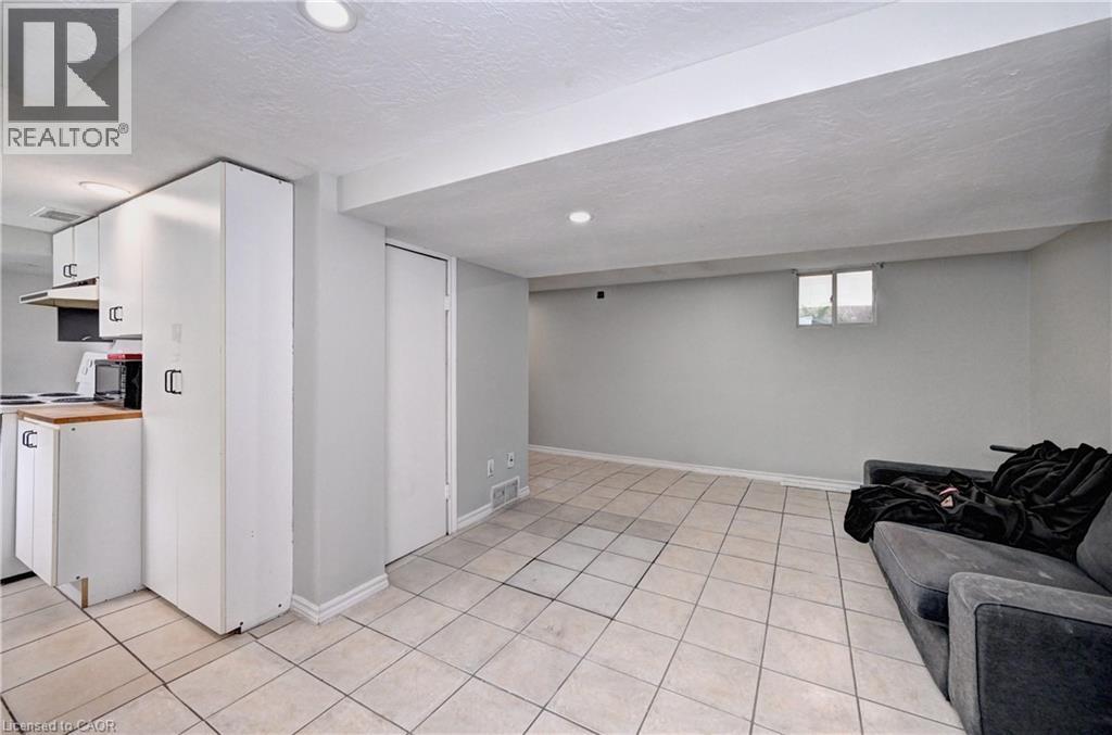 147 Courtland Avenue E, Kitchener, ON - Indoor