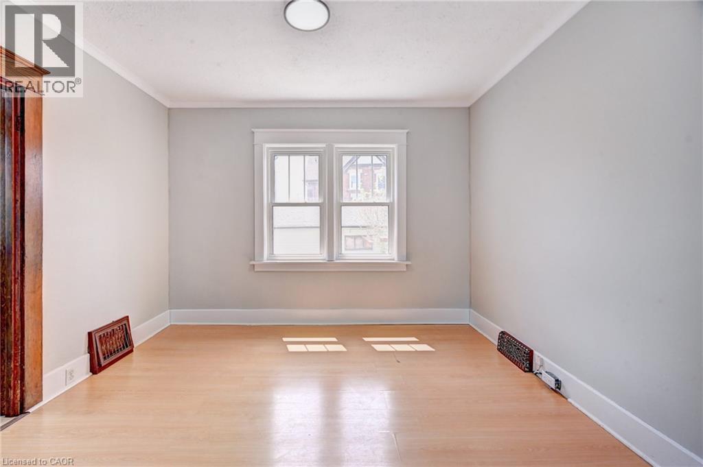 147 Courtland Avenue E, Kitchener, ON - Indoor Photo Showing Other Room