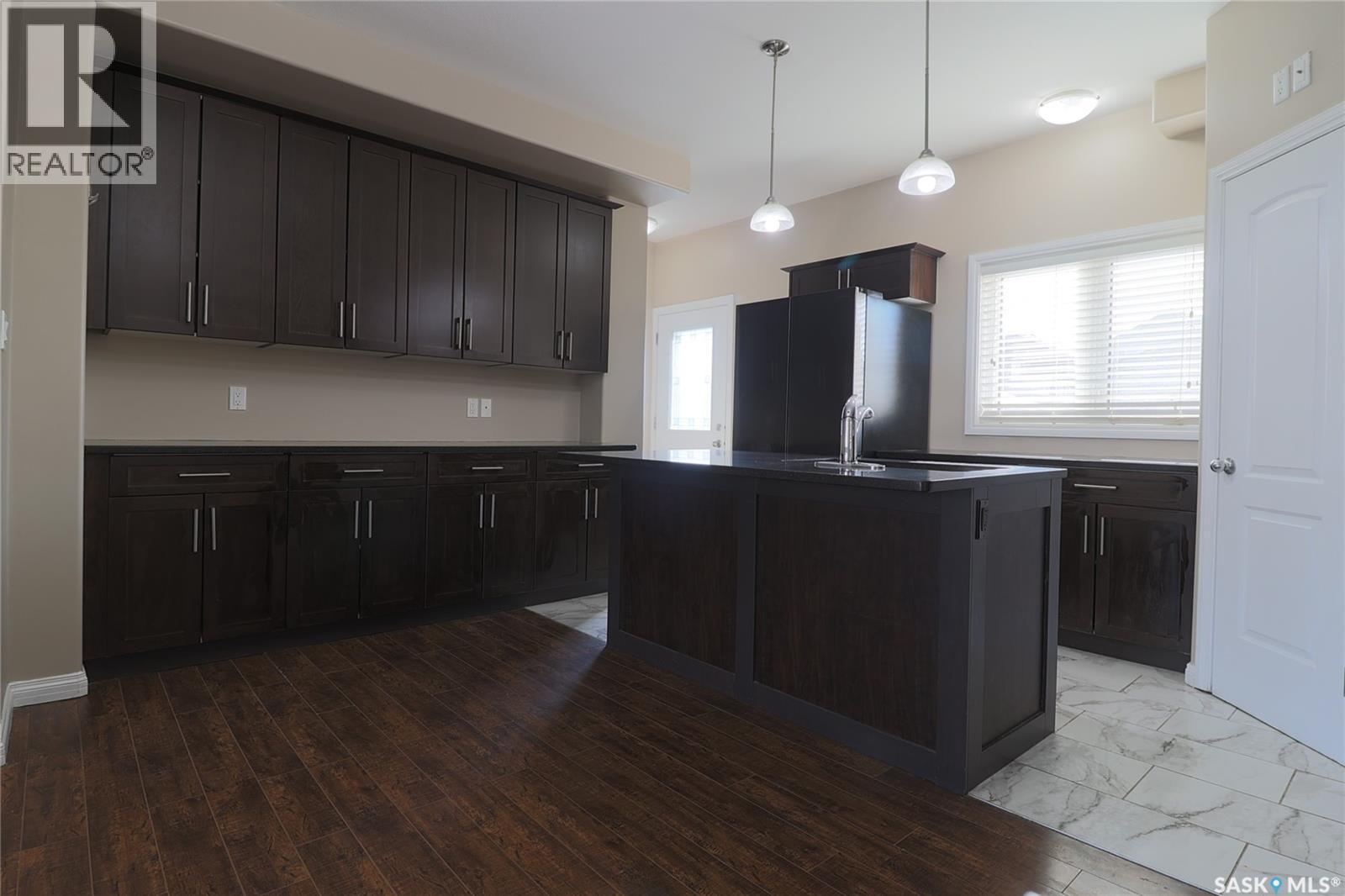450 Geary Crescent, Saskatoon, SK - Indoor Photo Showing Kitchen