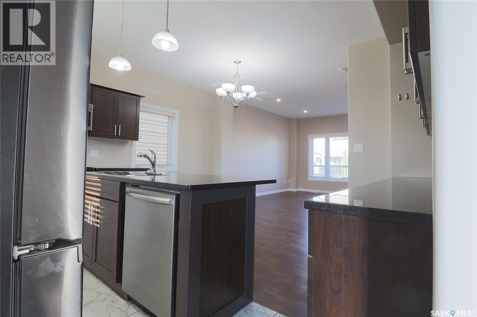 450 Geary Crescent, Saskatoon, SK - Indoor Photo Showing Kitchen