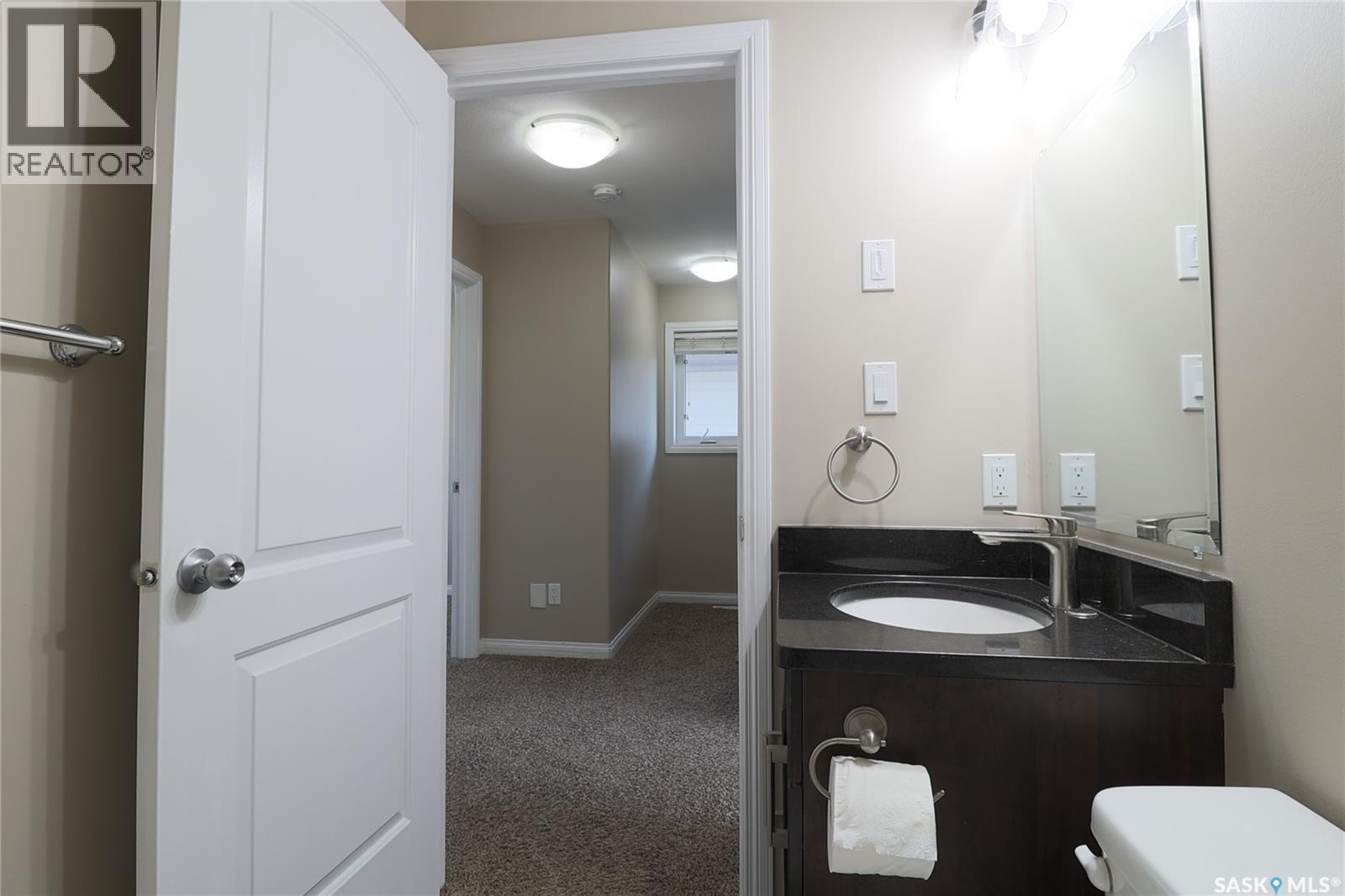 450 Geary Crescent, Saskatoon, SK - Indoor Photo Showing Bathroom