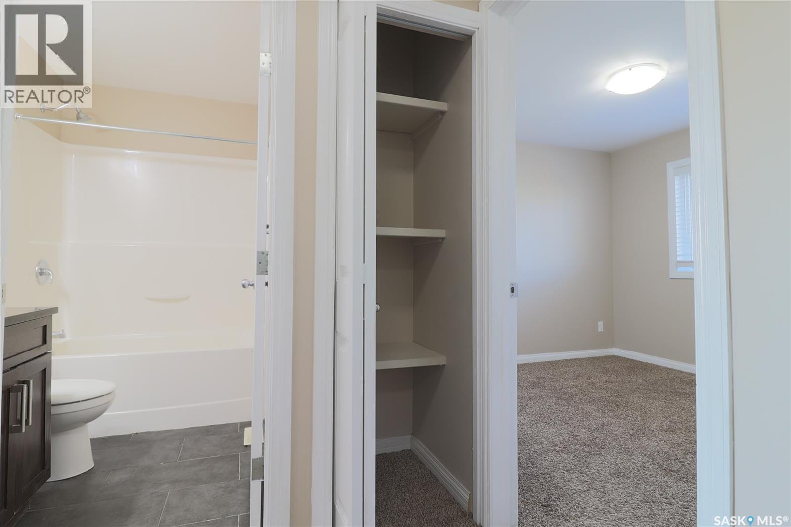 450 Geary Crescent, Saskatoon, SK - Indoor Photo Showing Bathroom