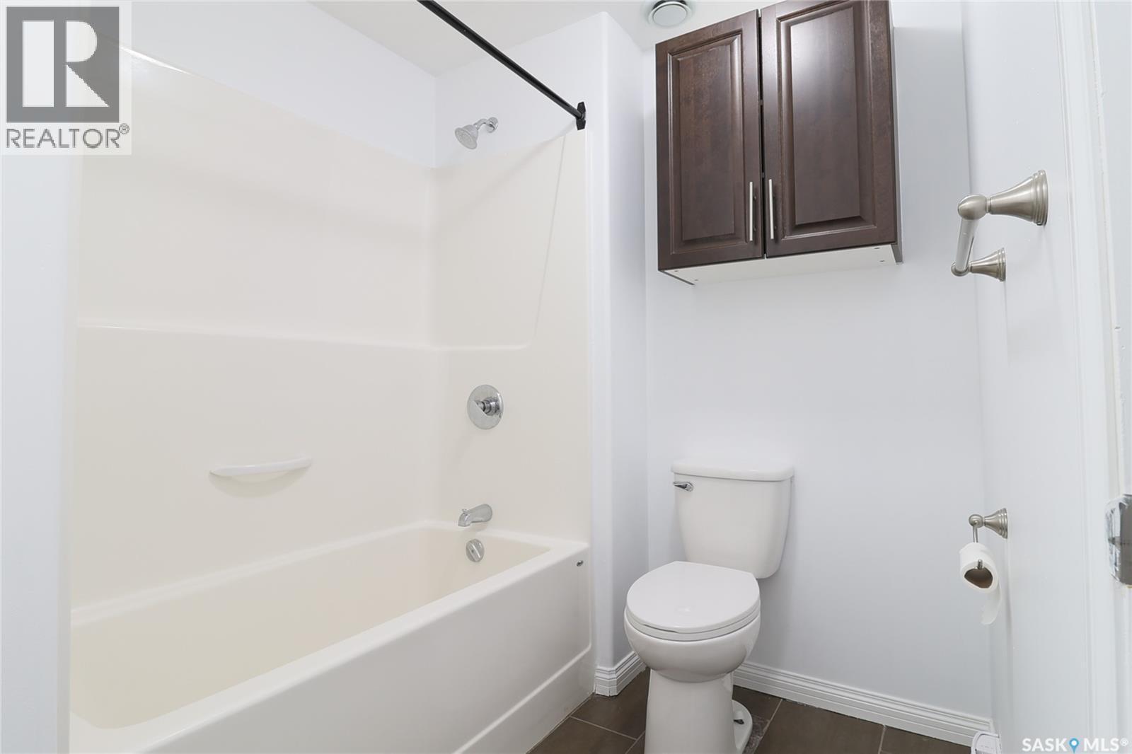 450 Geary Crescent, Saskatoon, SK - Indoor Photo Showing Bathroom