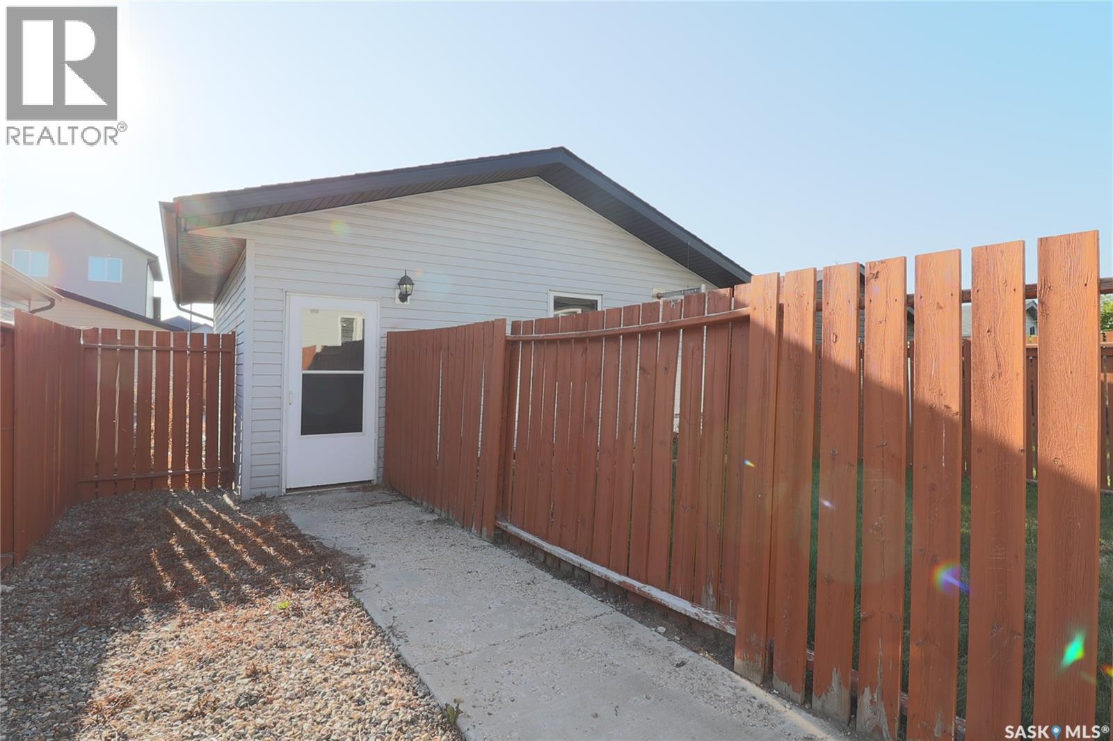 450 Geary Crescent, Saskatoon, SK - Outdoor With Exterior