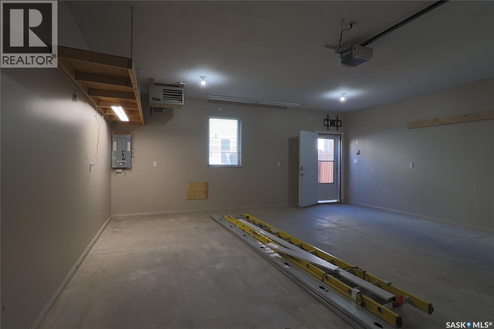 450 Geary Crescent, Saskatoon, SK - Indoor