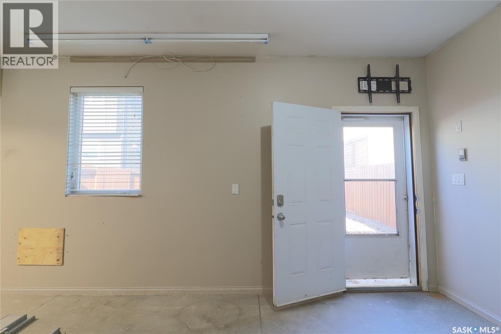 450 Geary Crescent, Saskatoon, SK - Indoor Photo Showing Other Room