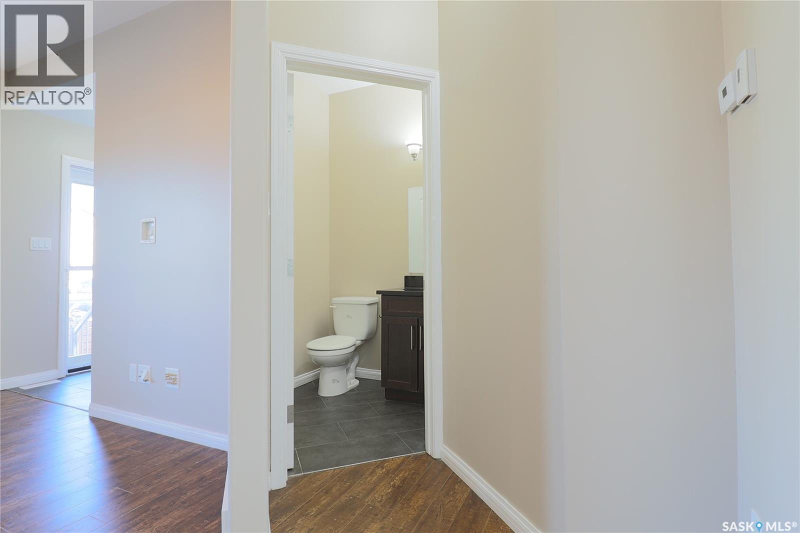 450 Geary Crescent, Saskatoon, SK - Indoor