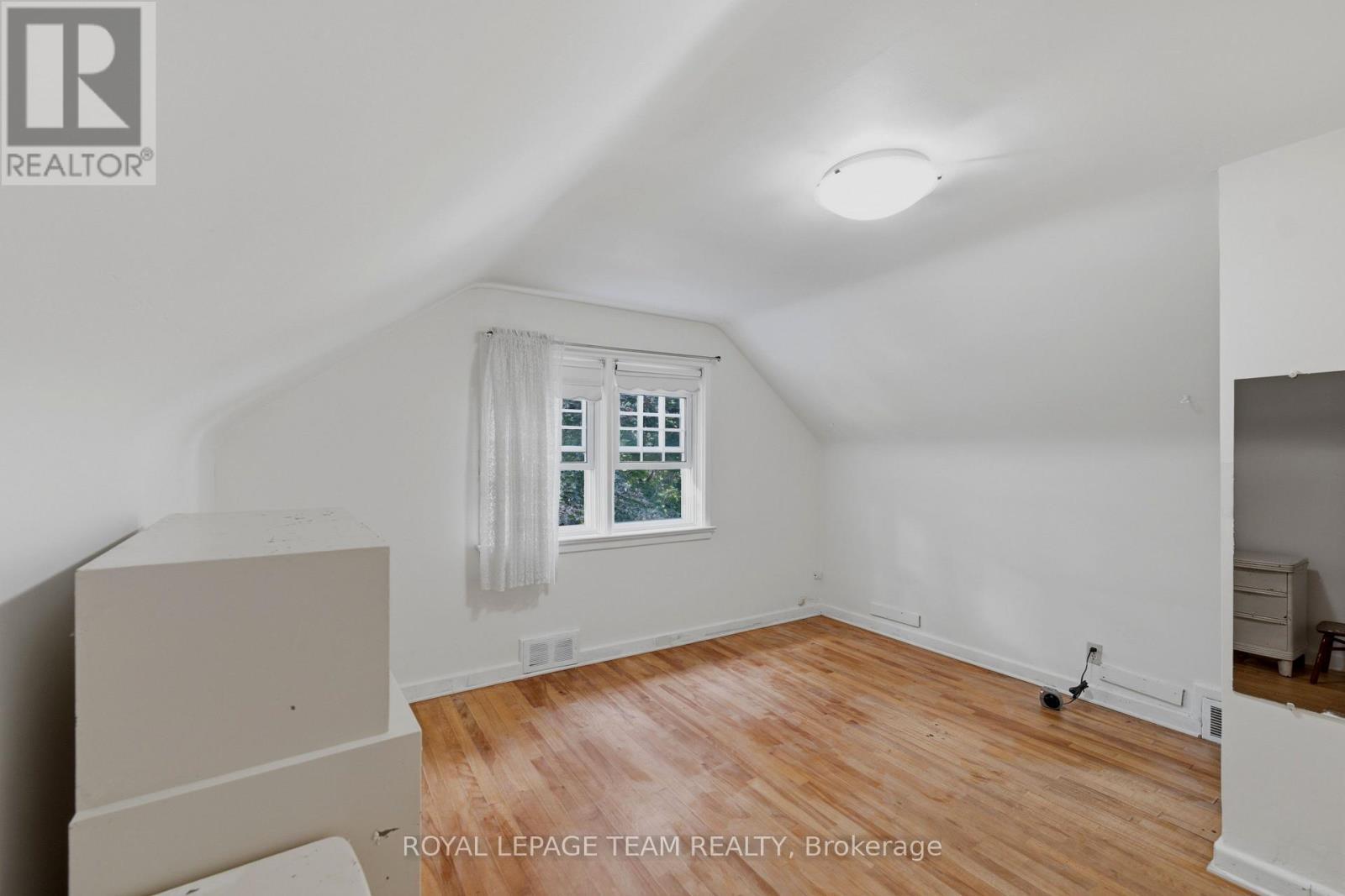 229 Daniel Avenue, Ottawa, ON - Indoor Photo Showing Other Room