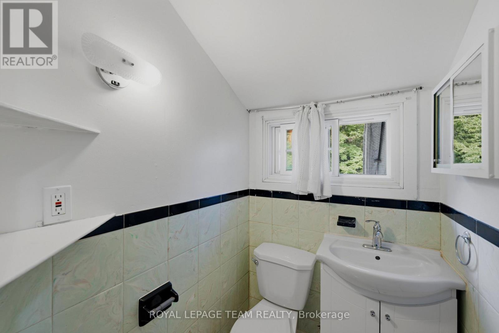 229 Daniel Avenue, Ottawa, ON - Indoor Photo Showing Bathroom