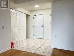 Extra Large Foyer -