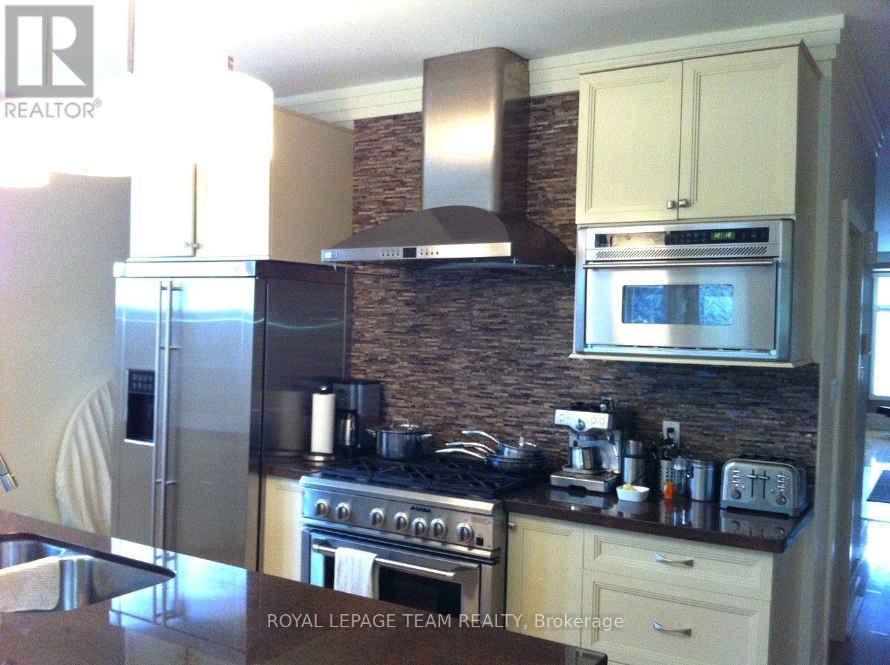 291 Ferndale Avenue, Ottawa, ON - Indoor Photo Showing Kitchen