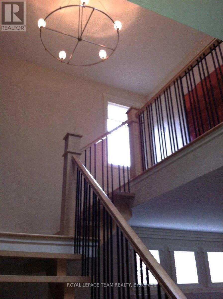 291 Ferndale Avenue, Ottawa, ON - Indoor Photo Showing Other Room